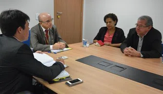 Reuniao dos parlamentares e representantes do Banco do Brasil