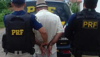 Caminhoneiro preso pela PRF em Picos