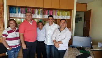 Arão, o presidente do PSC de Parnaiba Pastor Sampaio, vereador Irmão Marquinho e o vice-prefeito Samaroni