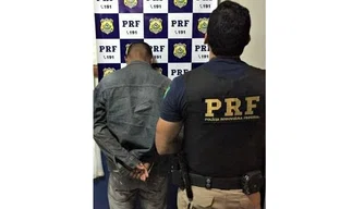 Homem preso pela PRF em Floriano