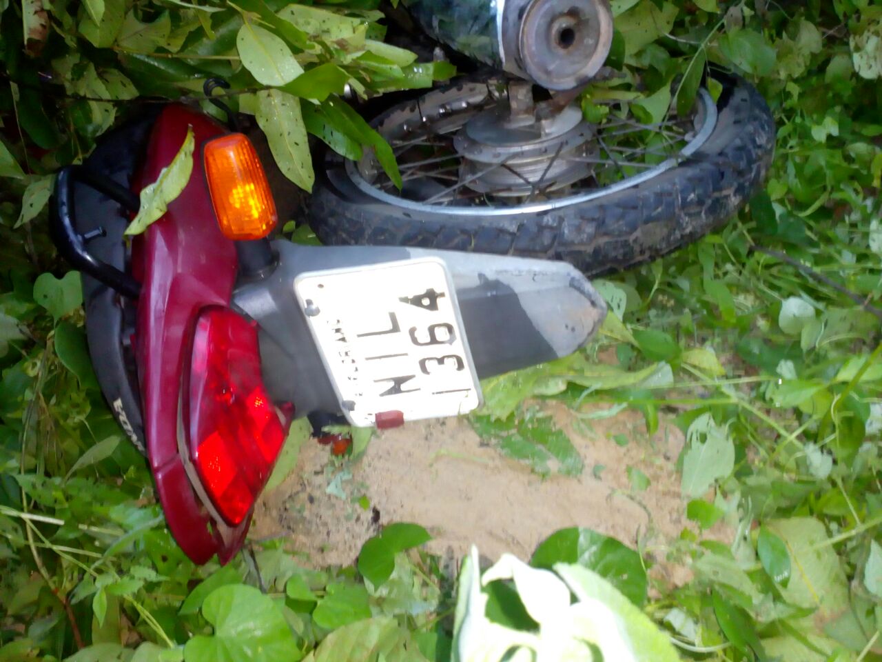 Motocicleta apreendida com o suspeito foi utilizada na fuga e no assalto.