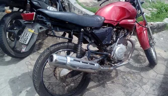 A motocicleta estava identificada com placa de Teresina.