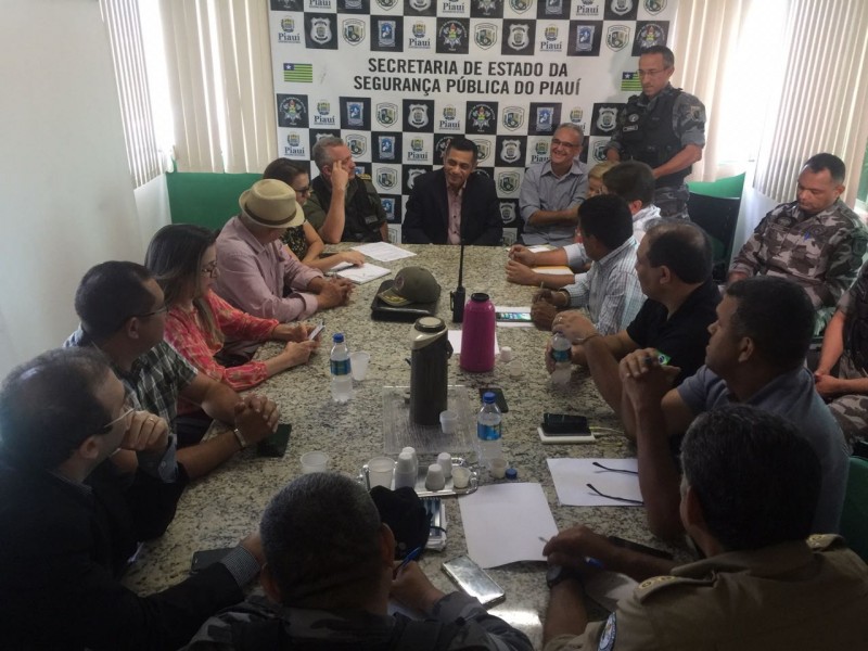 A reunião aconteceu na Secretaria de Segurança do Piauí.