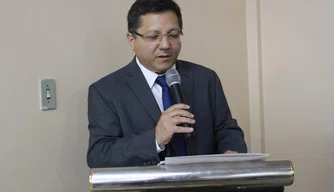 Superintendente do Hospital Universitário do Piauí, Dr. José Miguel Luz Parente.