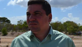 Ex-prefeito Adriano Veloso é alvo de ação do MPF.