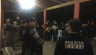 A polícia cumpre mandados em cidades do Piauí