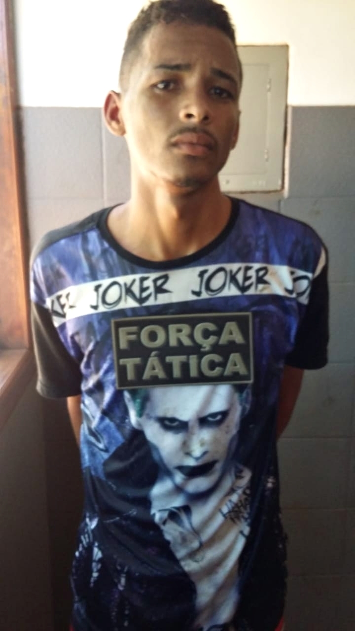 Rafael da Conceição foi preso com uma arma de fogo de fabricação caseira.
