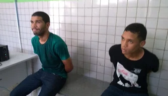 Acusados foram presos no bairro Mafuá após realizarem assaltos.