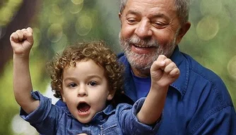 Lula participou do velório neste sábado (2).
