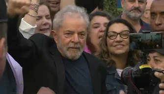 Lula deixa prisão em Curitiba