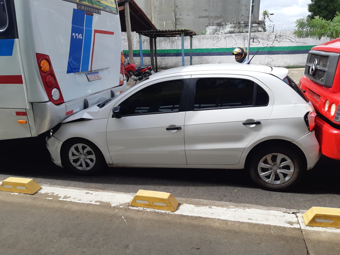 Engavetamento deixa uma pessoa ferida na BR-316 em Teresina