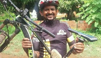 Ciclista Raimundo Nonato Silva, de 44 anos, encontrado morto nas margens de um riacho.