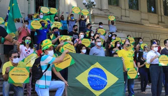 Empresários fazem protesto pela reabertura do comércio no Piauí