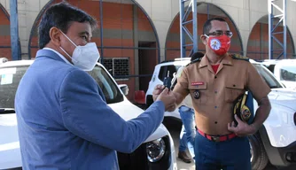 Entrega de viaturas do corpo de bombeiros