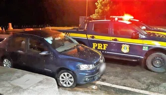 PRF recupera na BR-343 em Piripiri carro roubado em Teresina
