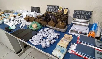 Material apreendido pela polícia em Picos.