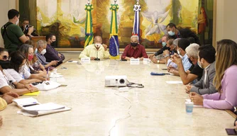 Reunião entre ocupantes e prefeito de Teresina