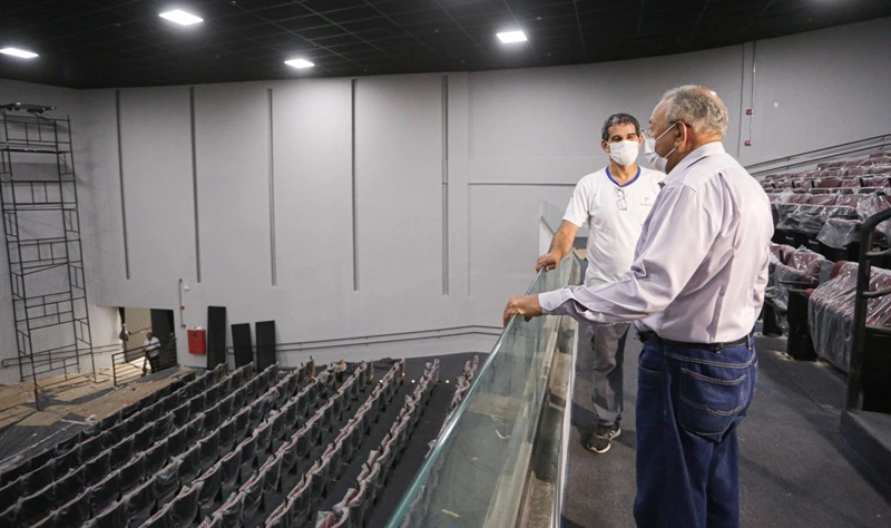 Dr. Pessoa visita teatro do Centro de Convenções em Teresina.