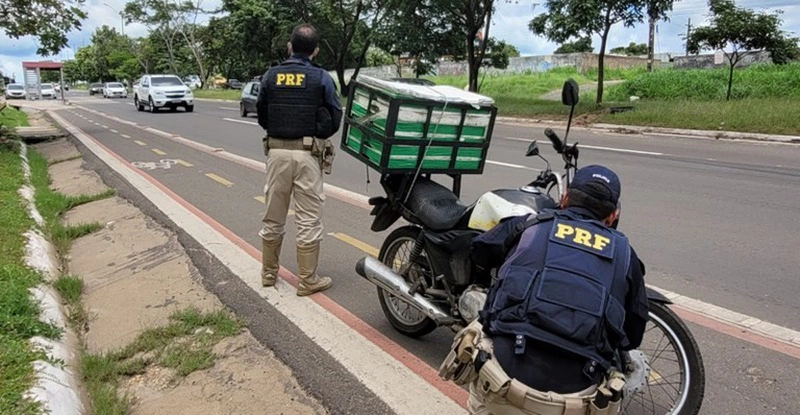 PRF recupera motocicleta roubada há mais de 4 anos em Teresina.