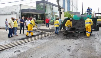 Dr. Pessoa vistoria obra na Avenida Dom Severino