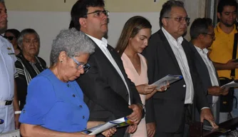Regina Sousa e Rafael Fonteles prestigiam missa ao Dia do Piauí