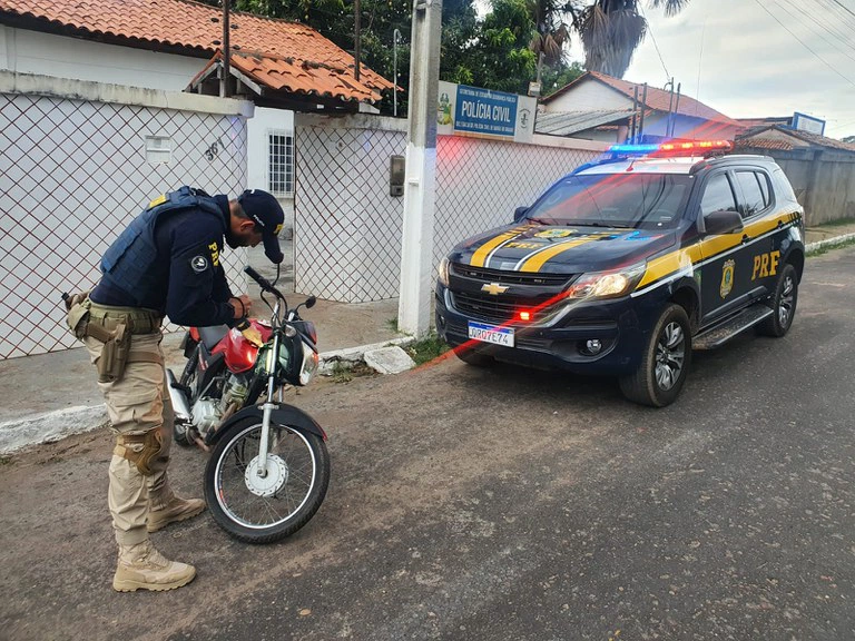 Motocicleta apreendida pela PRF no Maranhão.