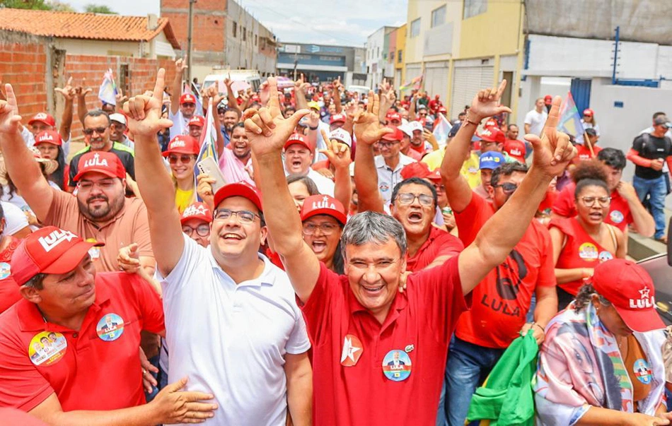 Rafael e Wellington realizam caminhada em apoio a Lula no interior do Piauí.