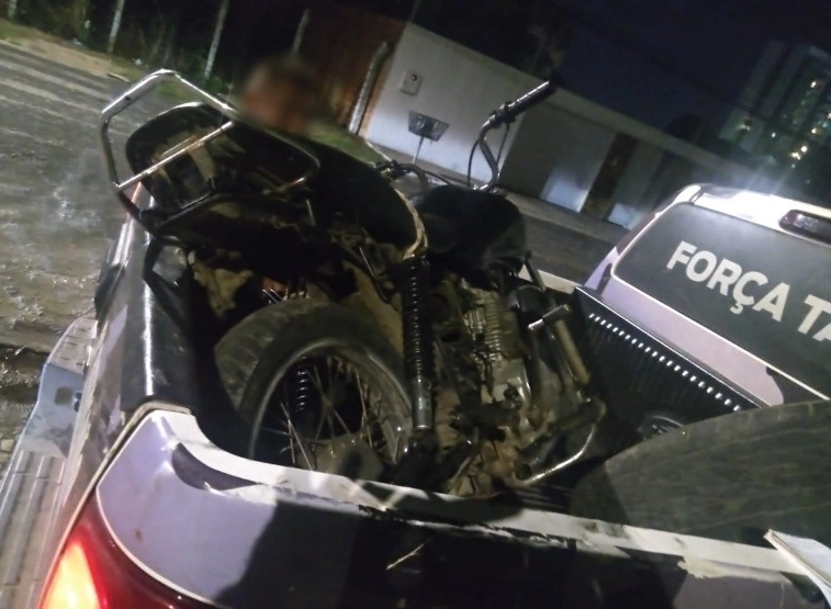 Motocicleta apreendida no bairro Horto em Teresina.
