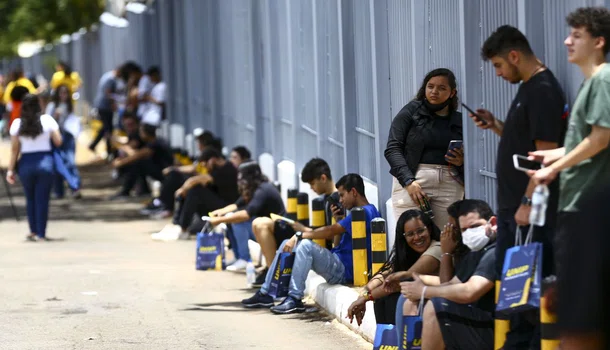 Participantes do Enem 2022 fazem provas de exatas neste domingo