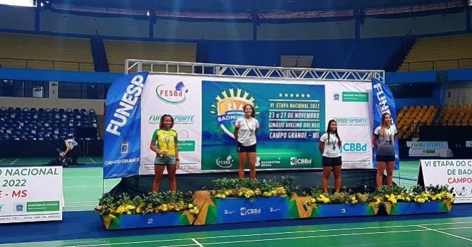 Atletas teresinenses ganham ouro em Circuito Nacional de Badminton.