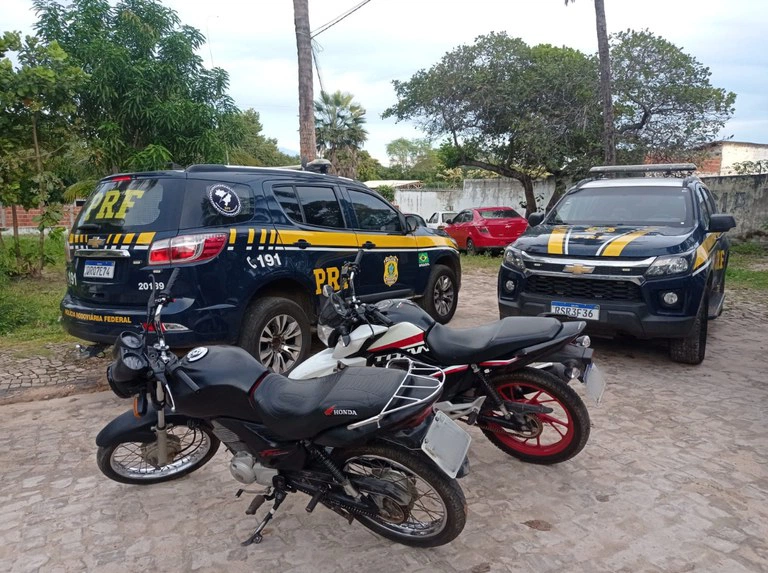 Moto roubada em Petrolina é encontrada no município de Canto do Buriti.