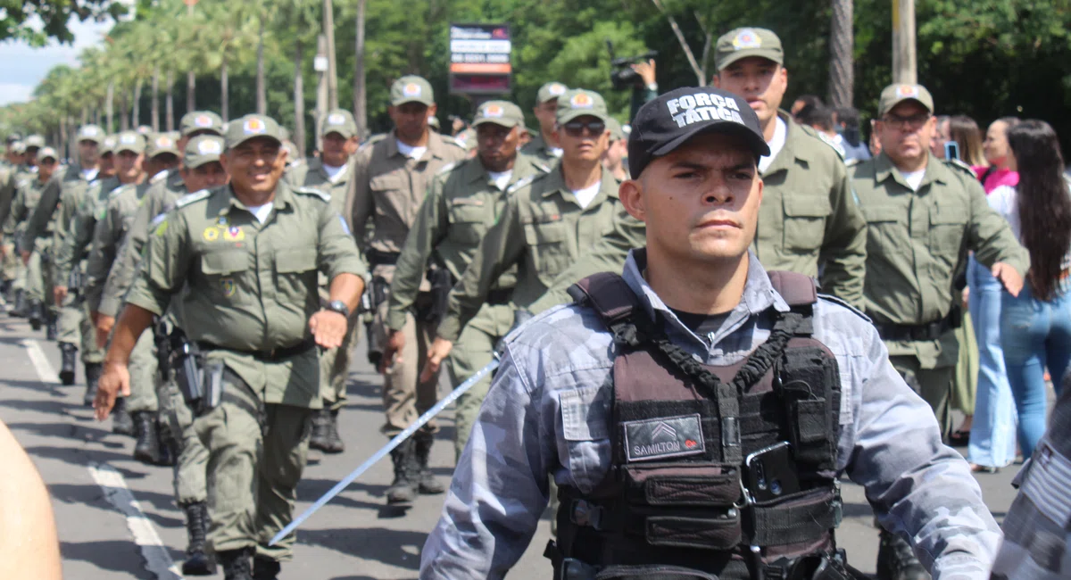 Revista do presidente da Alepi, deputado Franzé Silva.