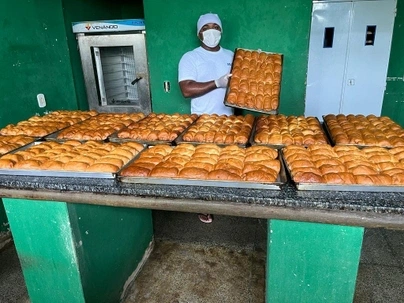 Internos da Penitenciária de Floriano produzem 15 mil pães diariamente.