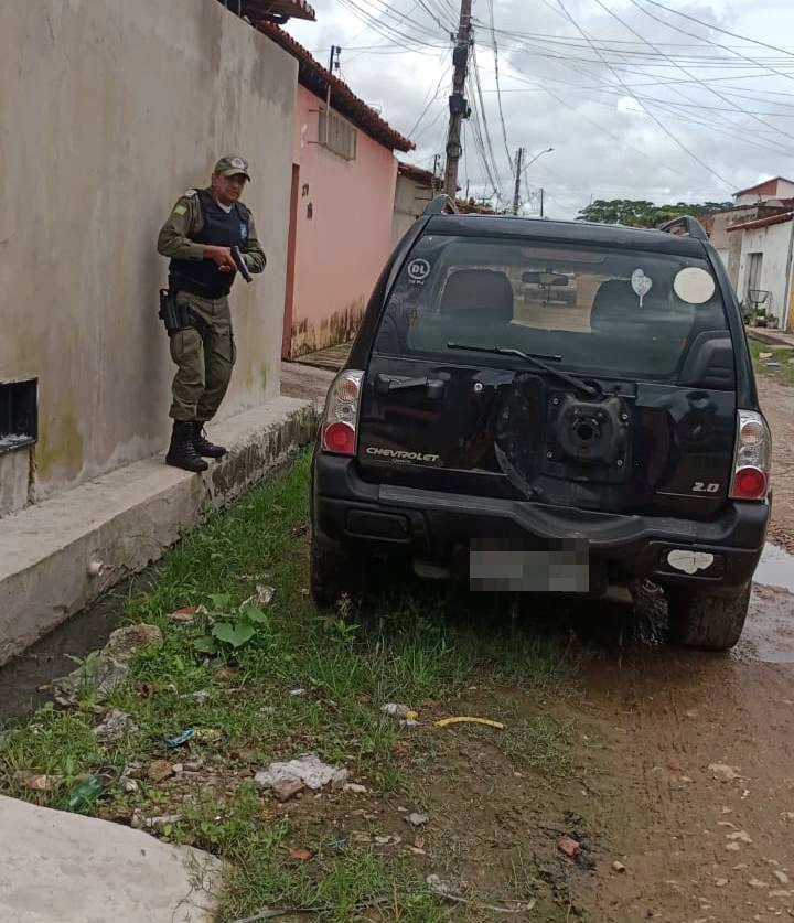 Polícia Militar recupera veículo do Diretor do Instituto de Criminalística do Piauí.
