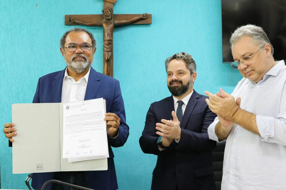 O novo superintendente de Patrimônio da União, João Martins e o secretário Marcelo Nolleto.
