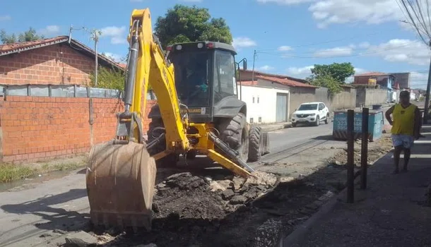 Obra de drenagem no bairro Renascença