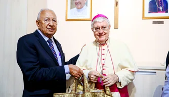 Dr. Pessoa participa de solenidade para imposição do Pálio ao arcebispo Dom Juarez.