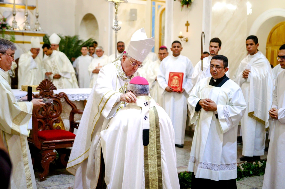 Dr. Pessoa participa de solenidade para imposição do Pálio ao arcebispo Dom Juarez.