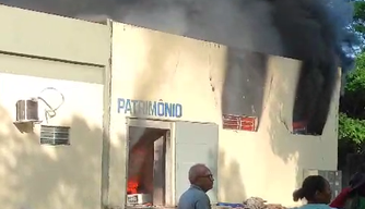 Incêndio no Campus da Uespi Pirajá