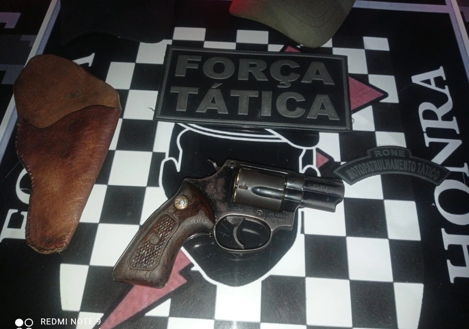 Polícia Militar prende mulher com arma de fogo em festa em Monte Alegre