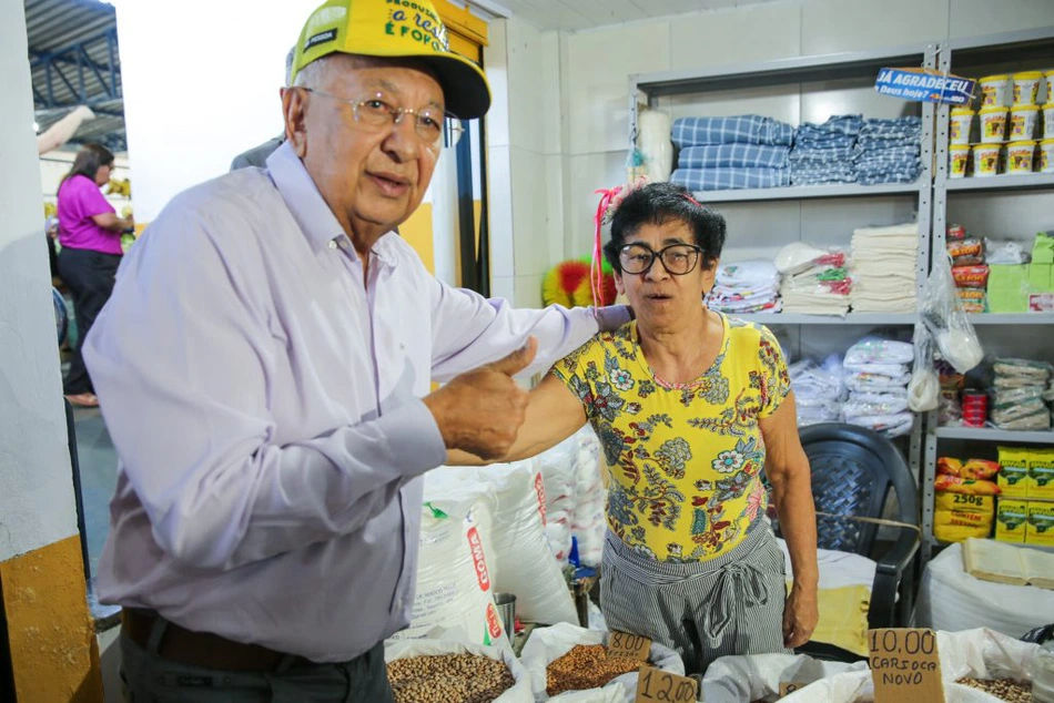 Dr. Pessoa entrega reforma do Mercado da Piçarra em Teresina