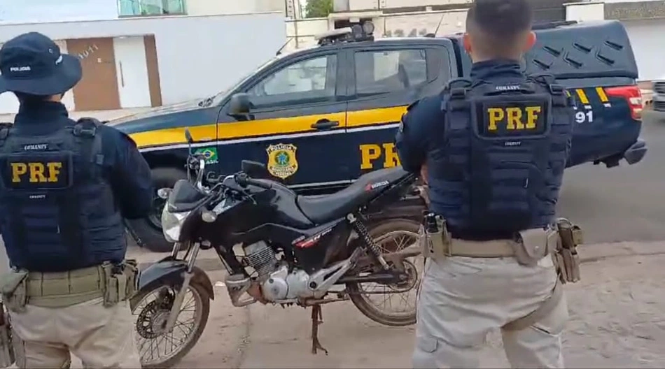 Motocicleta apreendida pela PRF em Picos