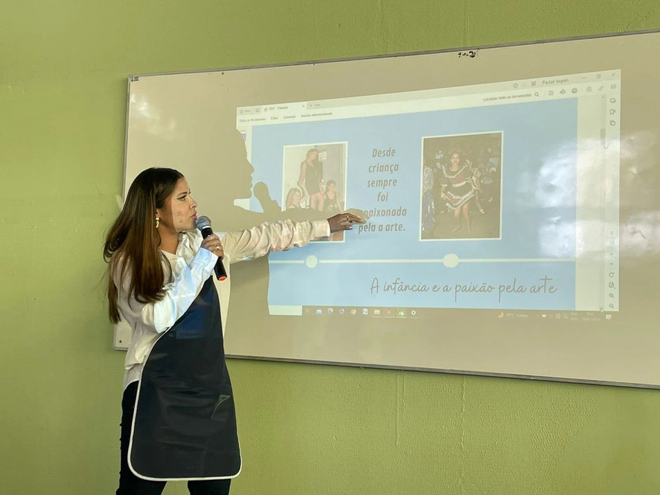 Ex-BBB Gyselle Soares realiza palestra na Penitenciária Feminina de Teresina