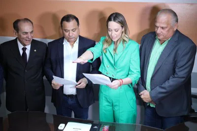 Vanessa Tapety assume mandato na Assembleia Legislativa do Piauí