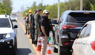SSP realiza ação sobre os perigos no trânsito no litoral piauiense durante as Férias