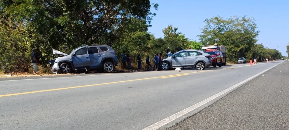 Colisão entre dois carros deixa mulher morta na BR 343 em Amarante