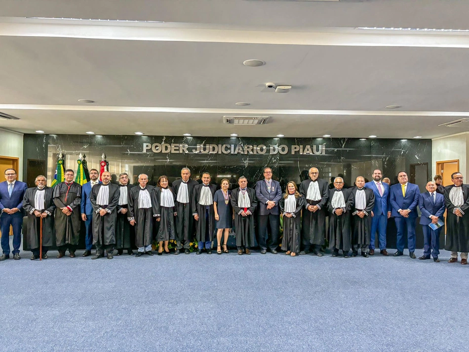 Ministra do TST e Conselheiro do CNJ são Homenageados com Colar do Mérito do Judiciário