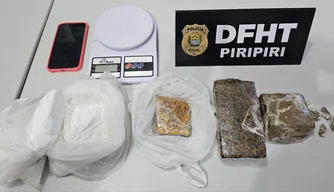 A suspeita tinha 1,6 kg de drogas ilícitas na própria residência