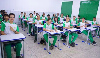 Governo dobra número de escolas climatizadas no Piauí e meta é atingir 100% em 2026