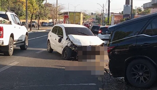 Ciclista é atropelado e tem pé esmagado na Avenida Presidente Kennedy